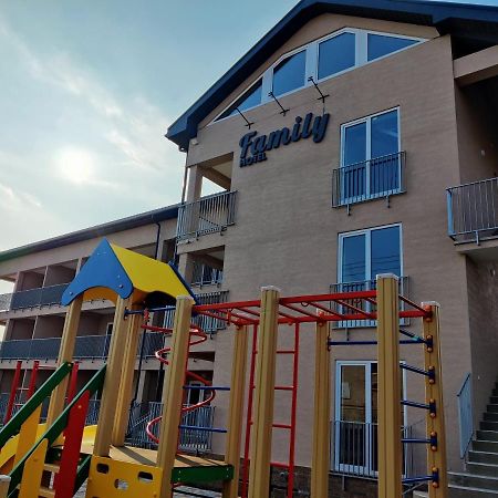 Family Hotel Грибовка Екстериор снимка