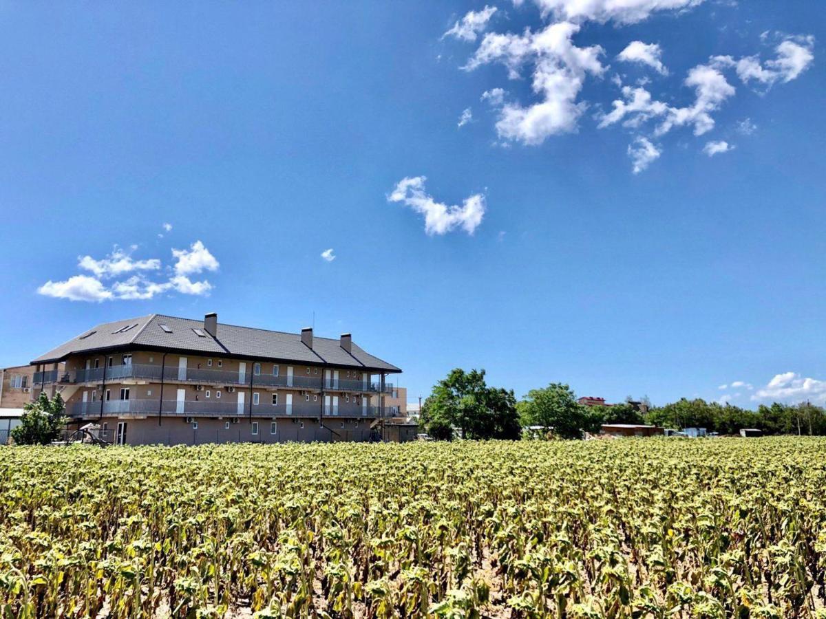 Family Hotel Грибовка Екстериор снимка