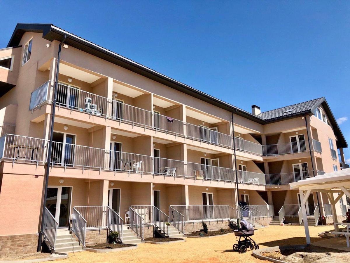 Family Hotel Грибовка Екстериор снимка
