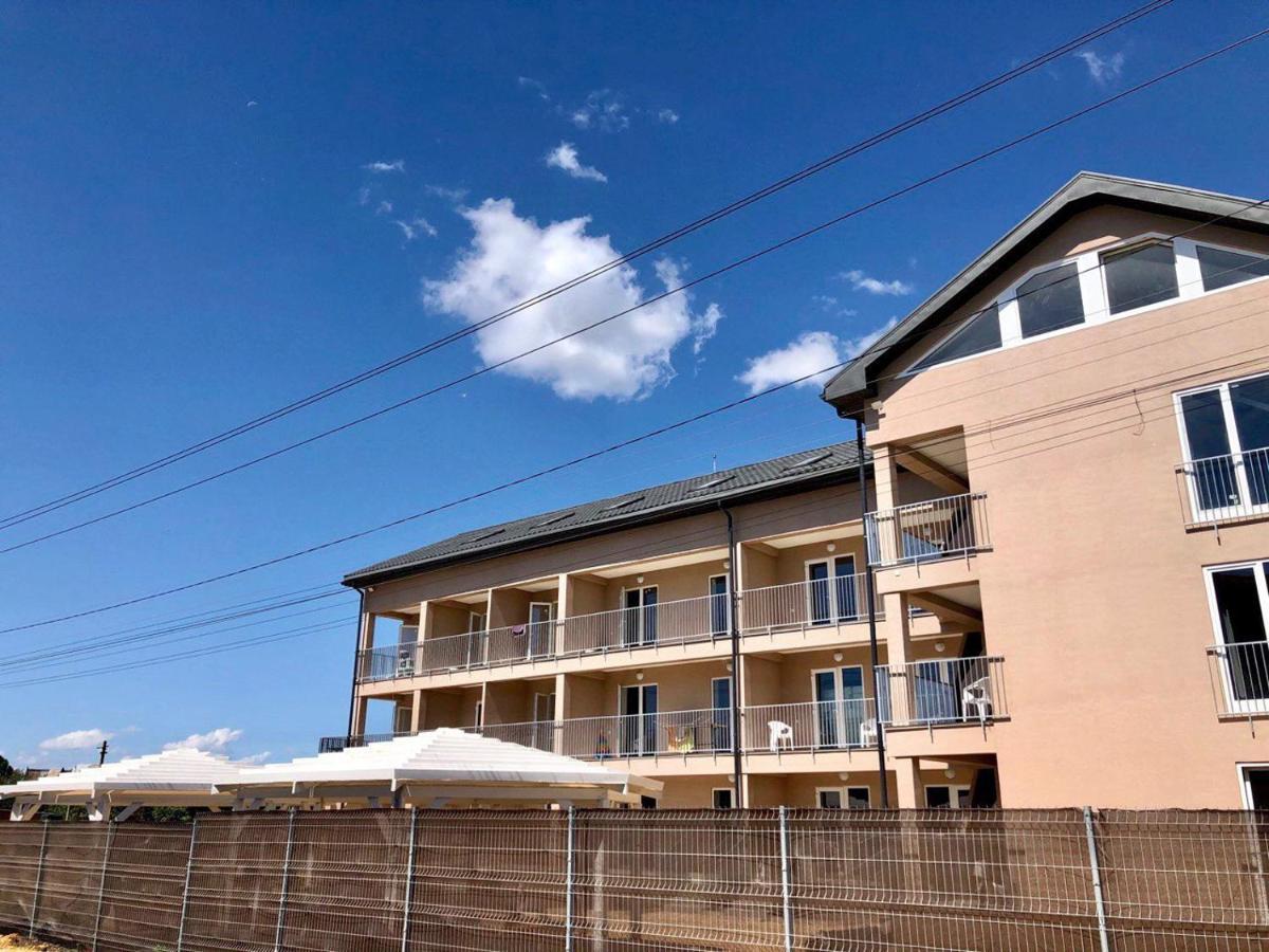 Family Hotel Грибовка Екстериор снимка