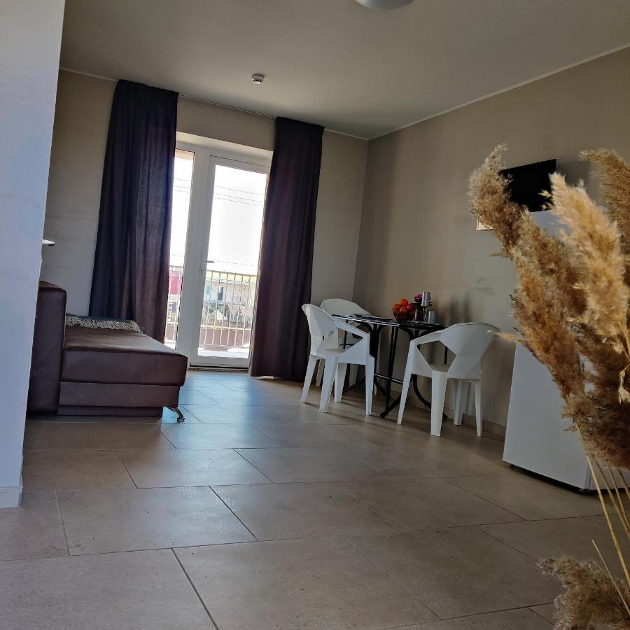 Family Hotel Грибовка Екстериор снимка